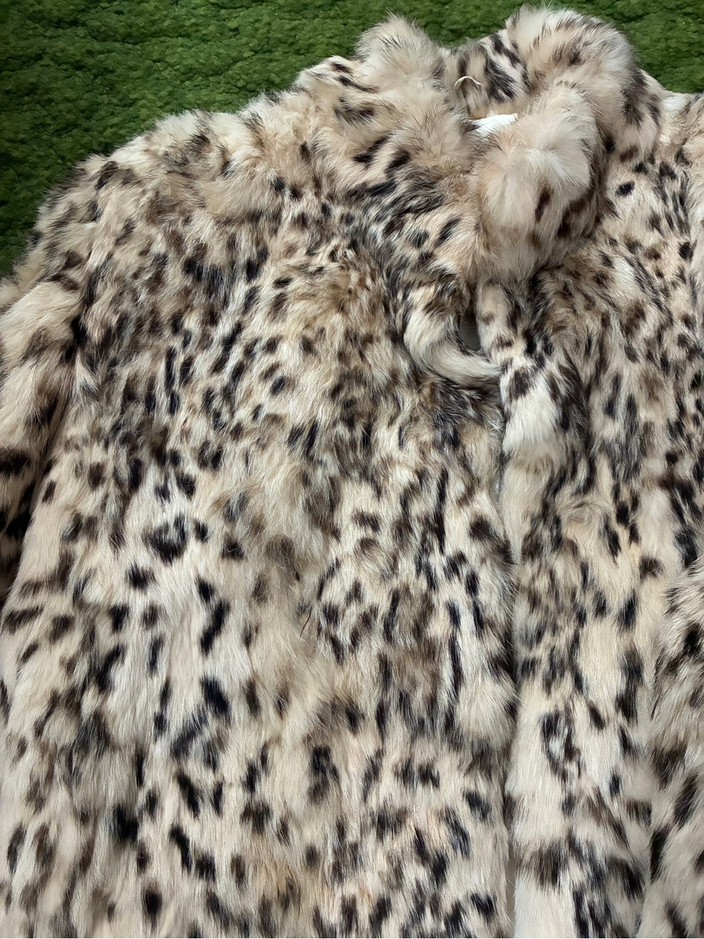 Vintage Chill Chasers Faux Snow Leopard Print Fur Jacket - Picture 8 of 16